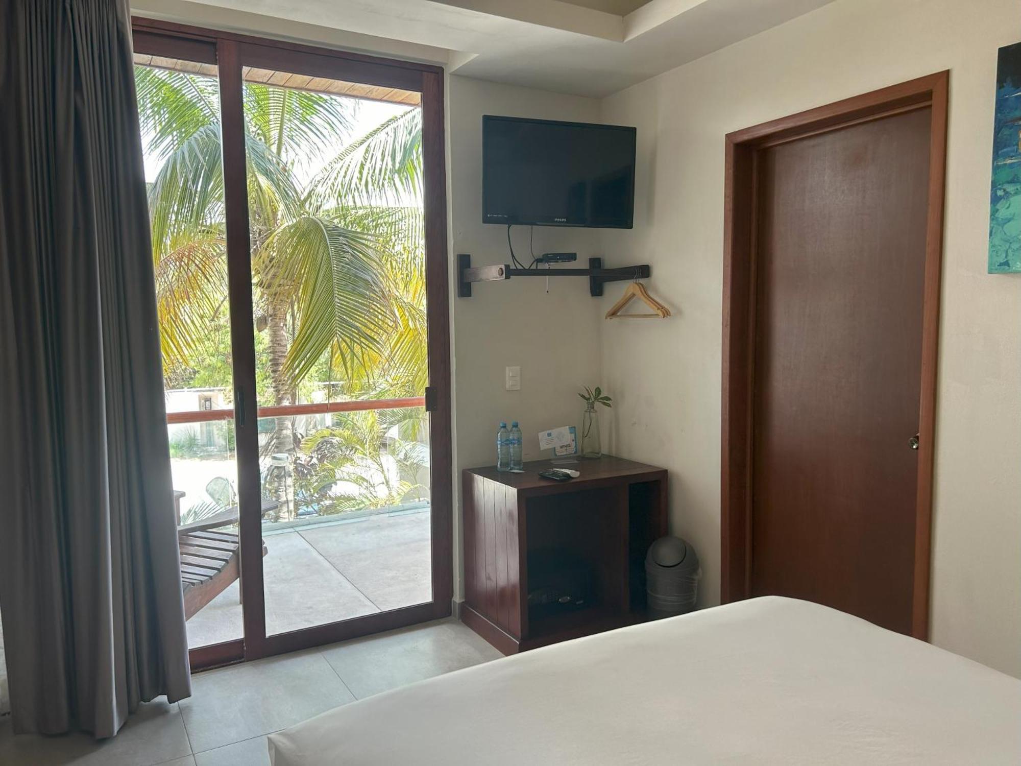 Aquastar Hotel & Apartments Mahahual Buitenkant foto